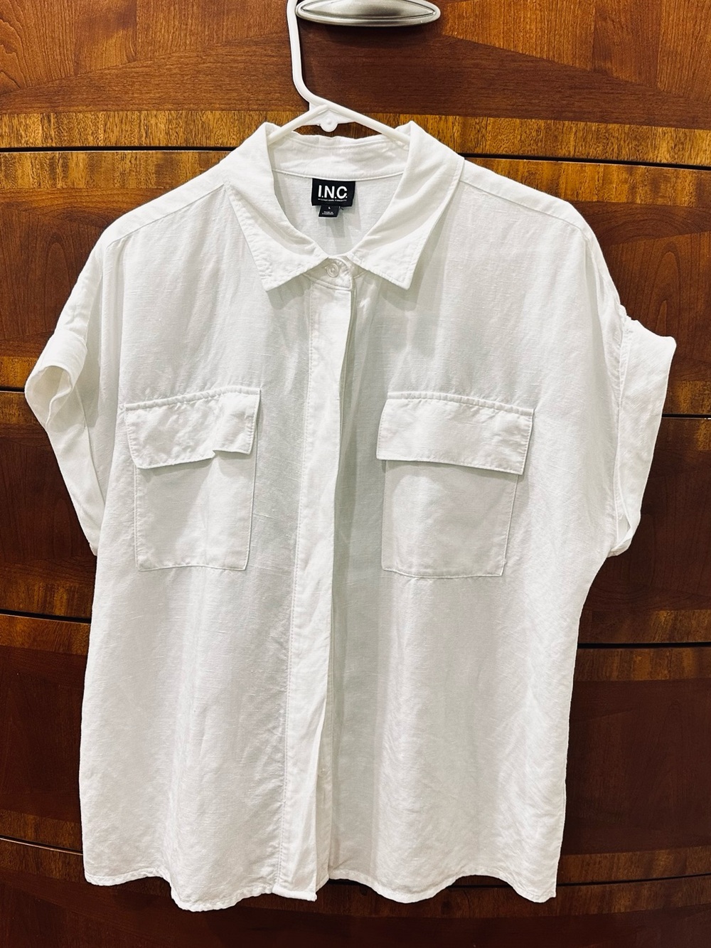 INC International Concepts White Short Sleeve Button-Up Shirt with Front Pockets